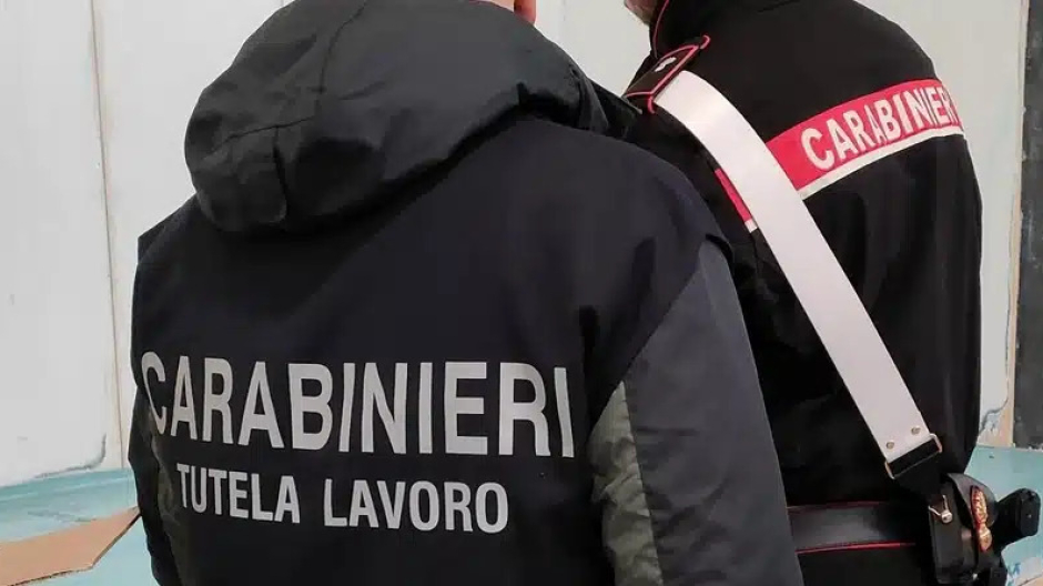 Rifiuti tossici, lavoro irregolare e giacconi contraffatti all'autolavaggio. Sanzioni